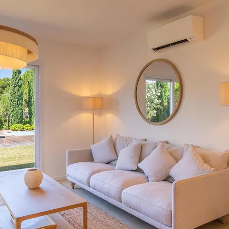 Rossa Villa Lecci
