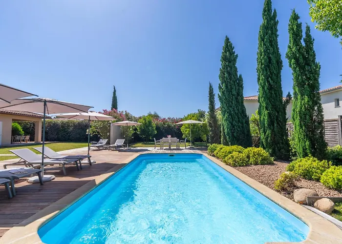 Rossa Villa Lecci